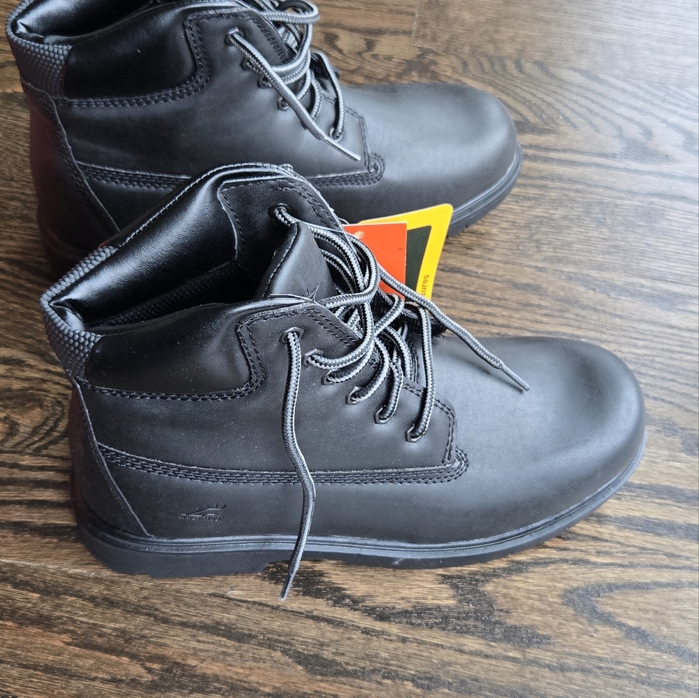 NIB Black Boots boys size 5.5
